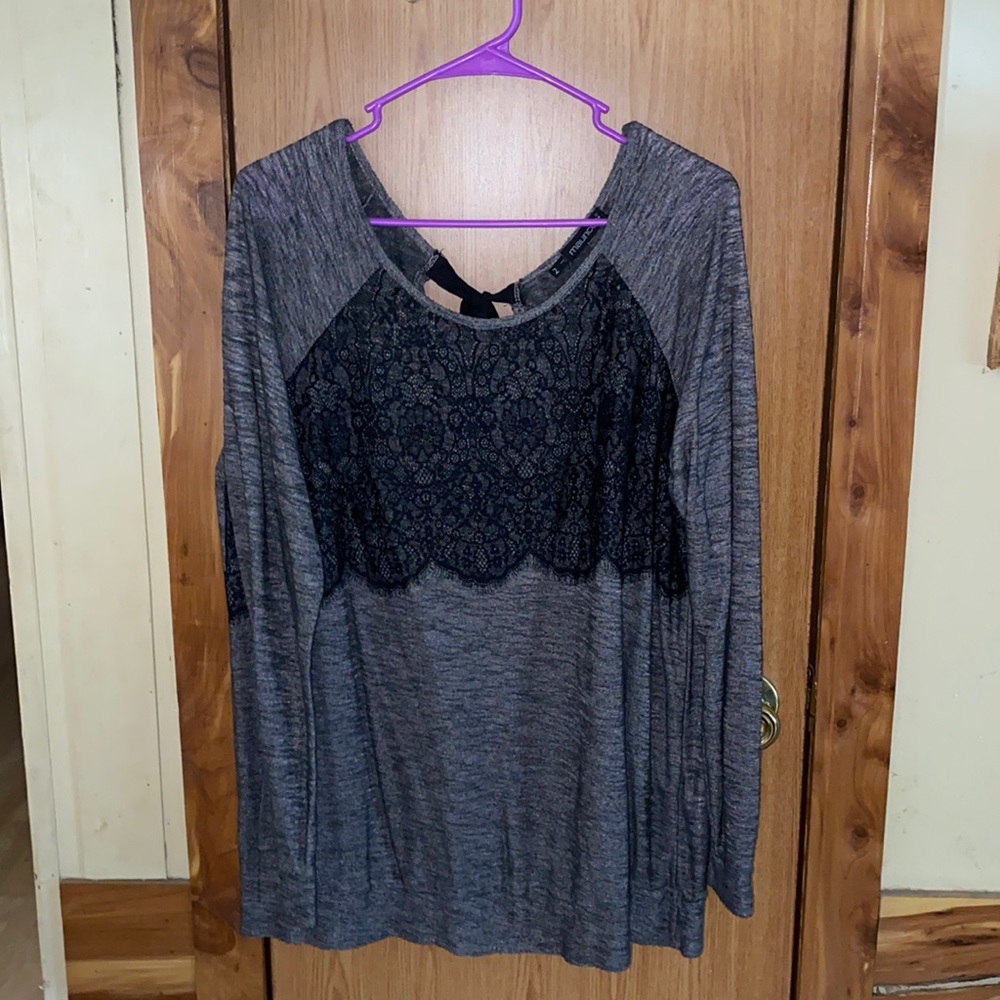 Woman’s plus size maurices shirt 2xl